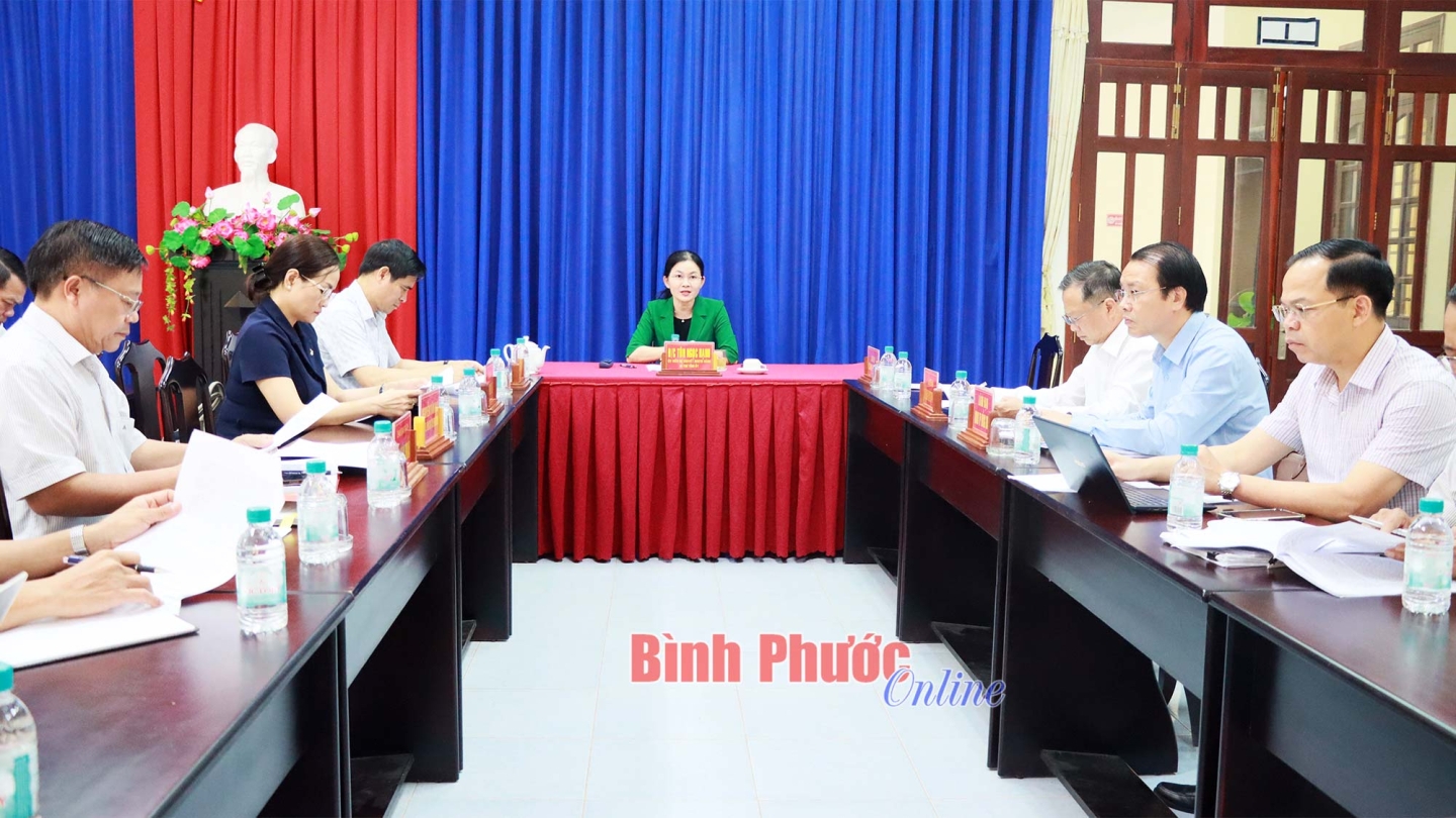 Bí thư Tỉnh ủy Tôn Ngọc Hạnh đối thoại với công dân Bí thư Tỉnh ủy Tôn Ngọc Hạnh đối thoại với công dân